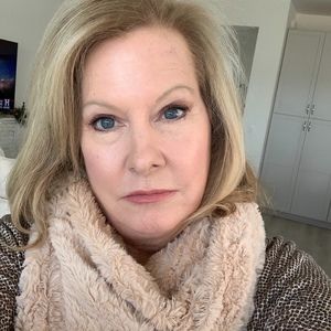 Meet your Posher, Evely